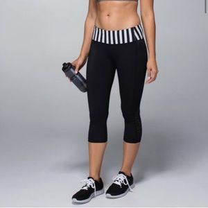 Lululemon Water Bound Crop Legging Black Running Swim Sweat Wicking Size 4